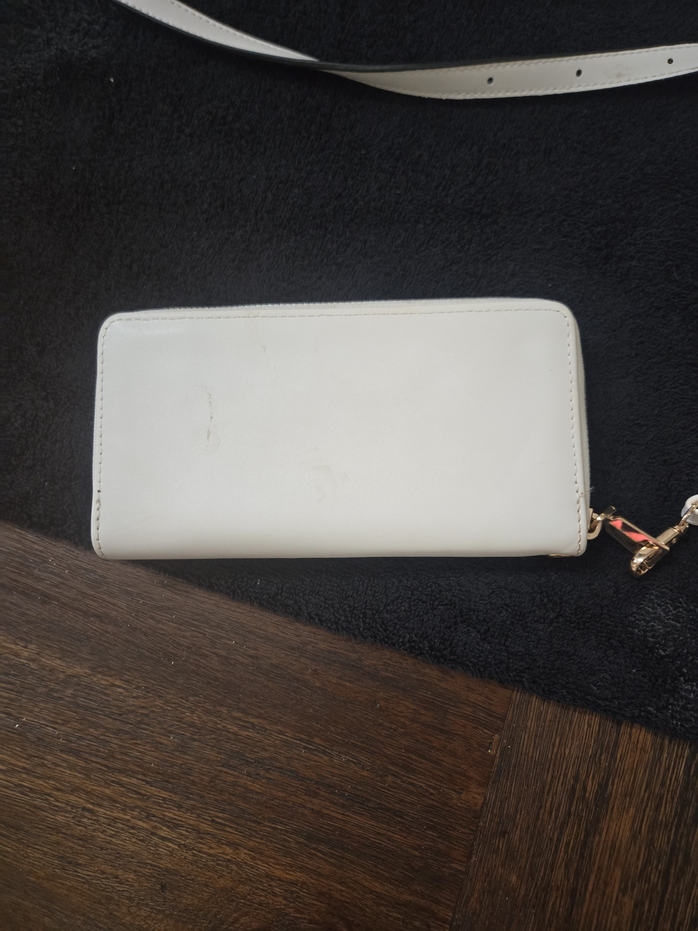 The Bucket White Drawstring Bucket Bag - Fashionable Women's Crossbody W/ Wallet - Picture 11 of 14